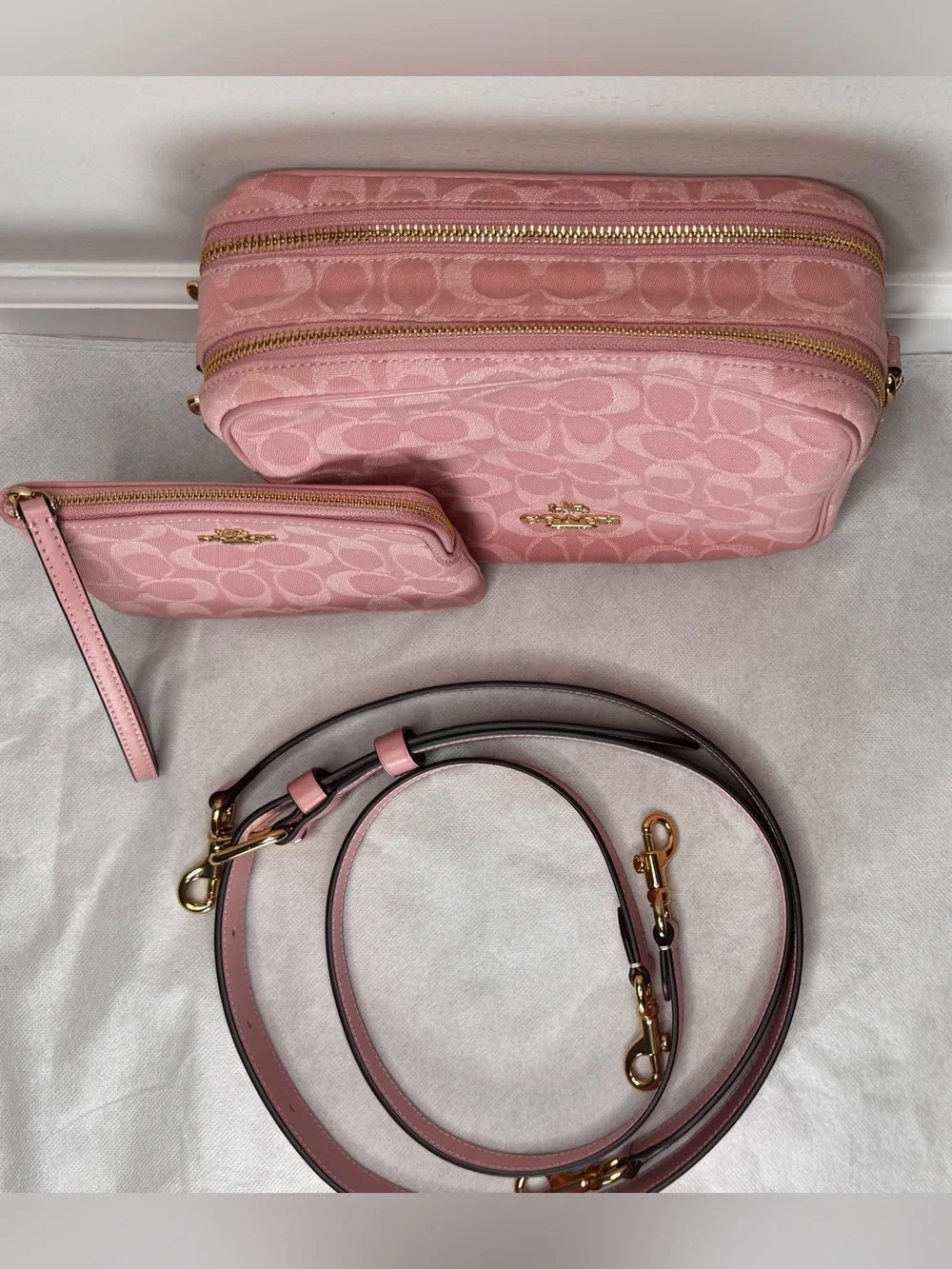 Coach Carey Shoulder/Crossbody Bag In Signature Denim Powder Pink CER69 Wristlet